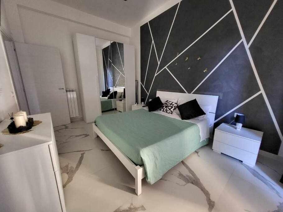 Newlife 815 Holiday Home Black 메르카토 산 세베리노 외부 사진